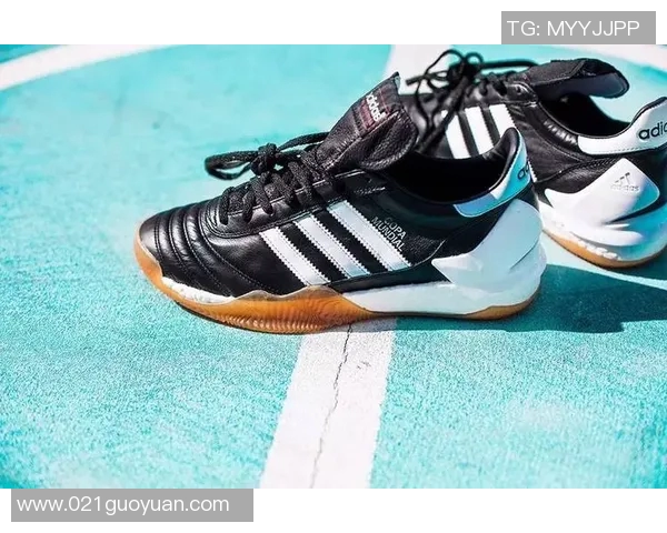 足球明星与鬼冢虎的完美结合引领时尚潮流的运动鞋风尚