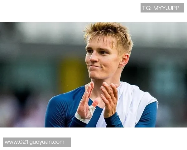 厄德高在国际舞台上的崛起与影响力分析：从青年才俊到足球巨星的成长之路